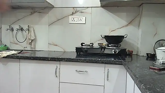 Zoya Varma004 online show from 01-27-25, 08:18