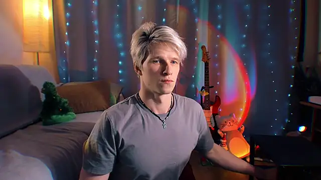 Snapshot of Breston_Sweet chatting on 12-19-25, 06:42 Breston Sweet online show from 12-19-25, 06:42