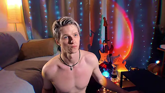 Snapshot of Breston_Sweet chatting on 12-20-25, 01:12 Breston Sweet online show from 12-20-25, 01:12