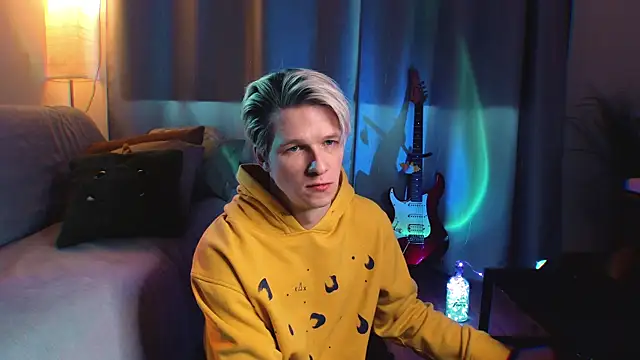 Snapshot of Breston_Sweet chatting on 01-11-26, 08:30 Breston Sweet online show from 01-11-26, 08:30