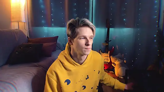 Snapshot of Breston_Sweet chatting on 03-04-26, 09:04 Breston Sweet online show from 03-04-26, 09:04