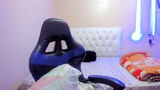 Leylafourniert online show from 12-23-24, 07:20