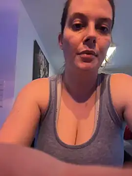 Snapshot of newMichelle chatting on 02-26-25, 07:20 newMichelle online show from 02-26-25, 07:20