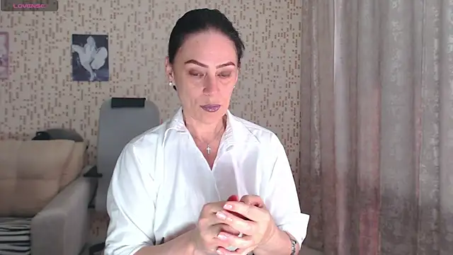 Snapshot of BelovedLady chatting on 05-19-26, 04:30 BelovedLady online show from 05-19-26, 04:30