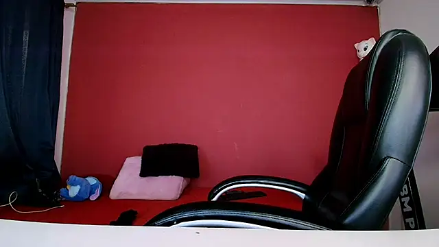 lulubigtitts1 online show from 07-17-26, 09:41