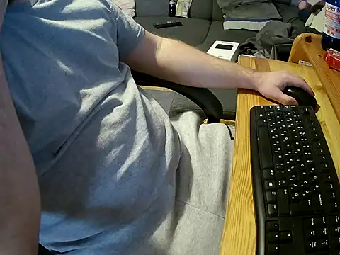 Snapshot of anonymus9006 chatting on 01-24-25, 10:00 anonymus9006 online show from 01-24-25, 10:00