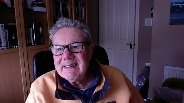 Snapshot of Oldpistolpete chatting on 01-07-26, 11:01 Oldpistolpete online show from 01-07-26, 11:01