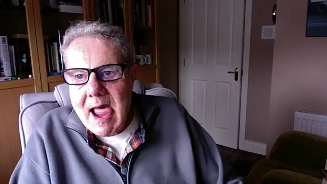 Snapshot of Oldpistolpete chatting on 02-08-26, 03:15 Oldpistolpete online show from 02-08-26, 03:15