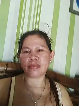 Snapshot of simplewild_mom chatting on 06-19-26, 05:34 simplewild mom online show from 06-19-26, 05:34