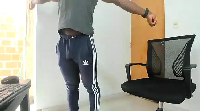 Snapshot of DaleHamilton chatting on 12-30-24, 02:30 DaleHamilton online show from 12-30-24, 02:30