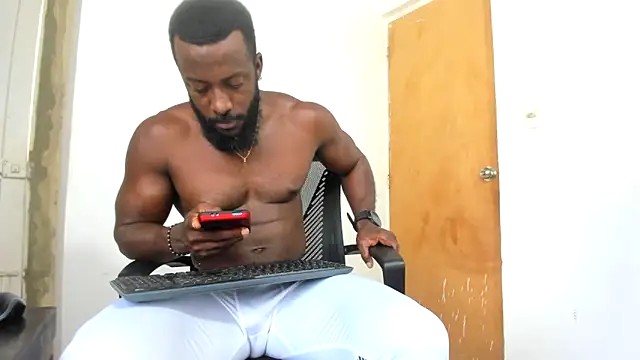 Snapshot of DaleHamilton chatting on 01-30-25, 05:49 DaleHamilton online show from 01-30-25, 05:49