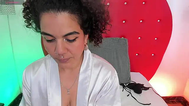 Snapshot of nicolette_rock chatting on 05-24-26, 12:32 nicolette rock online show from 05-24-26, 12:32