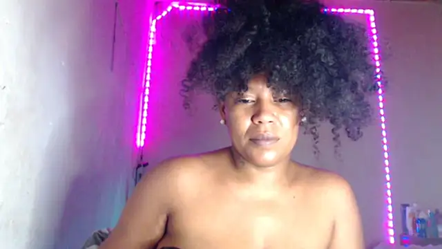 Snapshot of cherry_cleou chatting on 04-26-26, 04:26 cherry cleou online show from 04-26-26, 04:26