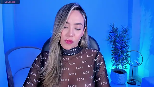 NiaBennet  online show from 10-14-25, 11:27