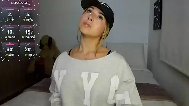 sophi mooreno online show from 10-28-25, 11:29