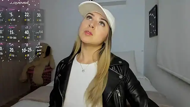 Snapshot of sophi_mooreno chatting on 03-06-26, 01:13 sophi mooreno online show from 03-06-26, 01:13