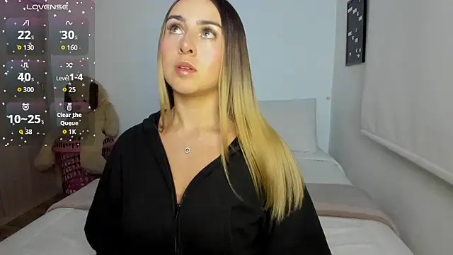 Snapshot of sophi_mooreno chatting on 04-21-26, 01:07 sophi mooreno online show from 04-21-26, 01:07