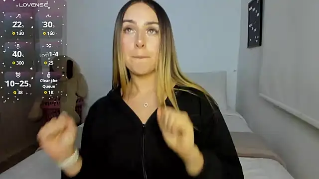 Snapshot of sophi_mooreno chatting on 04-21-26, 02:51 sophi mooreno online show from 04-21-26, 02:51