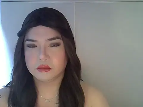 StrawberryWine07 online show from 04-18-26, 12:25