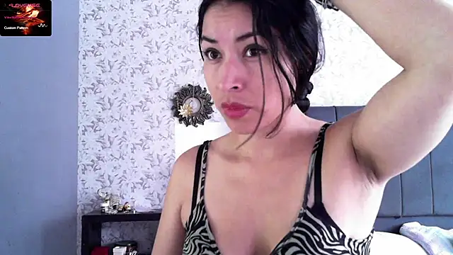 Snapshot of Sweet-Angie chatting on 02-19-25, 05:06 Sweet-Angie online show from 02-19-25, 05:06