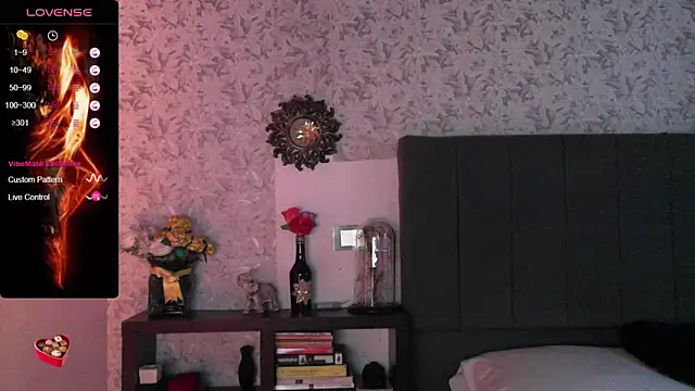 Snapshot of Sweet-Angie chatting on 03-11-25, 09:59 Sweet-Angie online show from 03-11-25, 09:59