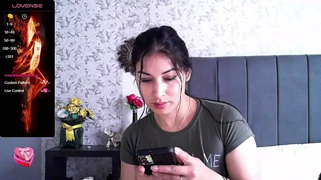 Snapshot of Sweet-Angie chatting on 03-20-25, 07:57 Sweet-Angie online show from 03-20-25, 07:57