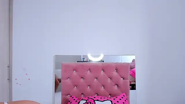 Snapshot of Anamhenao chatting on 11-07-25, 12:05 Anamhenao online show from 11-07-25, 12:05