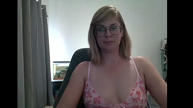 Snapshot of SavannaGirly chatting on 03-02-25, 11:50 SavannaGirly online show from 03-02-25, 11:50