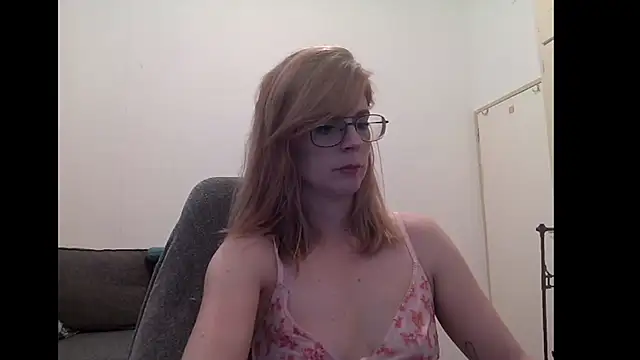 Snapshot of SavannaGirly chatting on 09-14-25, 11:20 SavannaGirly online show from 09-14-25, 11:20