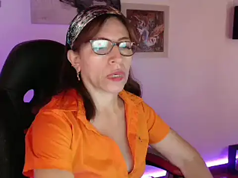 Chayla Ruiz online show from 02-11-25, 04:46