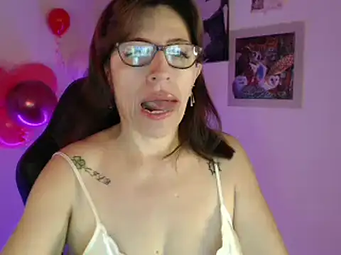 Chayla Ruiz online show from 02-14-25, 01:08