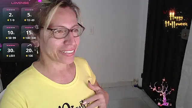 Chayla Ruiz online show from 11-10-25, 10:20