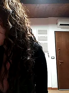 Snapshot of CurlyElisa chatting on 01-11-25, 01:22 CurlyElisa online show from 01-11-25, 01:22
