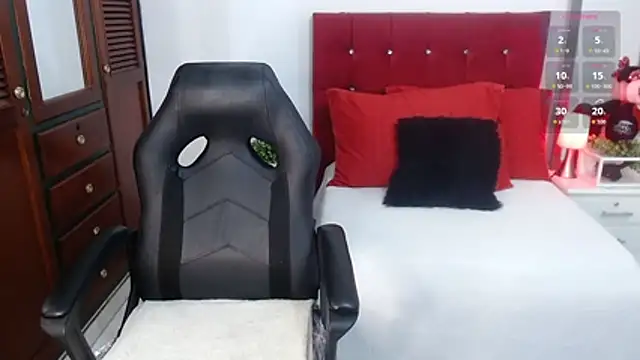 Wanda Milf online show from 12-13-25, 08:36