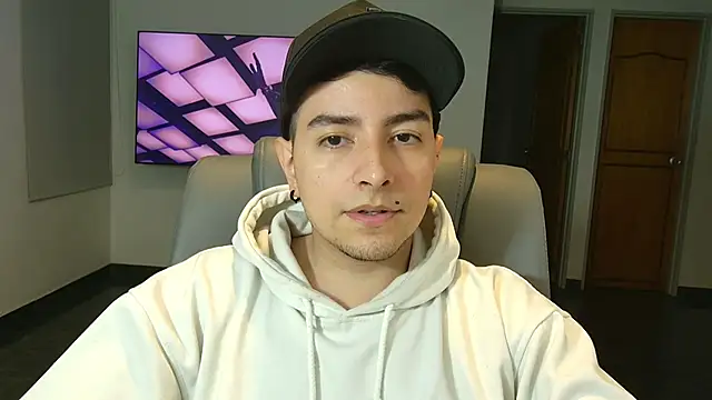 Jhoan saenz online show from 10-23-25, 01:27