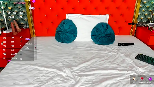 VallerieJones online show from 09-18-25, 08:16