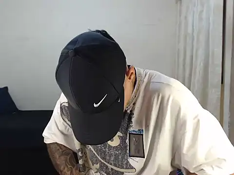 emiliano hottt online show from 10-27-25, 08:24