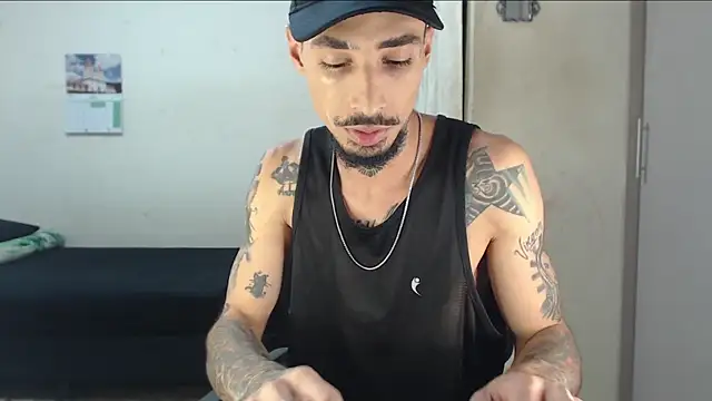 emiliano hottt online show from 04-28-26, 09:53