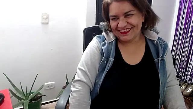 NAILAH SANZ online show from 01-04-25, 02:03