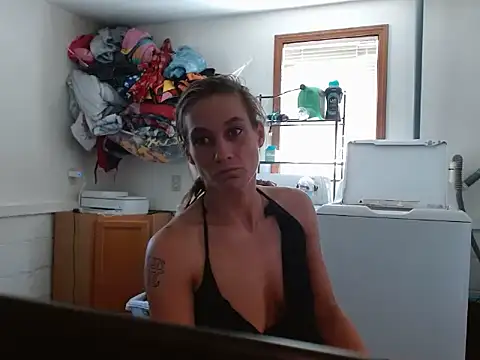 Snapshot of missymilf chatting on 10-01-25, 06:25 missymilf online show from 10-01-25, 06:25