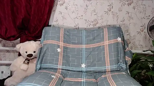 EmilyDoth online show from 12-01-24, 06:19