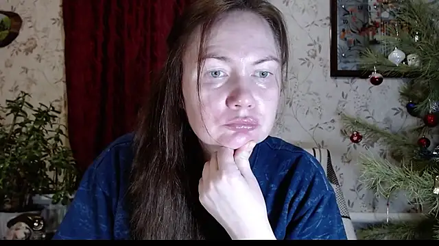 Snapshot of EmilyDoth chatting on 02-06-26, 06:11 EmilyDoth online show from 02-06-26, 06:11