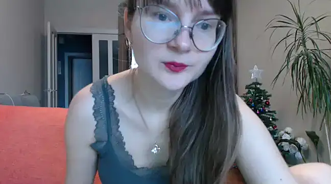 Snapshot of KiraGoldens chatting on 01-31-25, 07:39 KiraGoldens online show from 01-31-25, 07:39