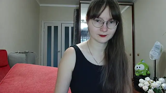 Snapshot of KiraGoldens chatting on 10-27-25, 06:17 KiraGoldens online show from 10-27-25, 06:17