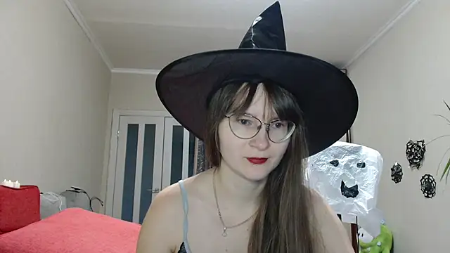 Snapshot of KiraGoldens chatting on 11-02-25, 05:54 KiraGoldens online show from 11-02-25, 05:54