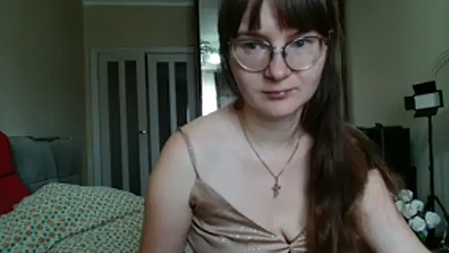 KiraGoldens online show from 06-17-26, 06:27