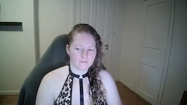 Girlnina-1995 online show from 01-28-25, 10:12