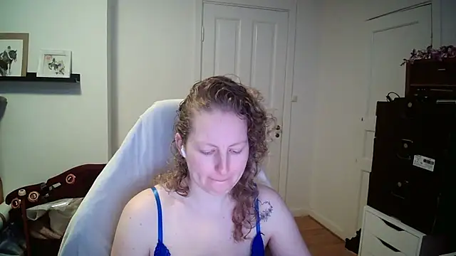 Girlnina-1995 online show from 02-10-26, 09:46