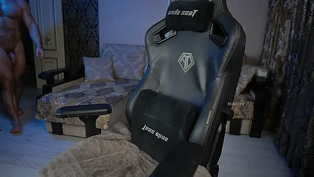 mike0xx online show from 11-28-25, 01:14