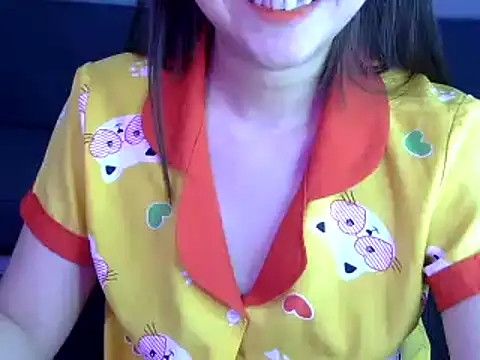 Snapshot of Bee_2k chatting on 11-12-25, 04:46 Bee 2k online show from 11-12-25, 04:46